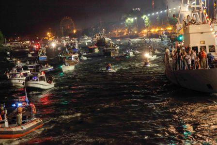 Miles de vecinos celebraron el Día de la Virgen en Tigre
Miles de vecinos celebraron el Día de la Virgen en Tigre