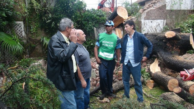 Posse recorrió desde temprano los lugares afectados por el temporal
Posse recorrió desde temprano los lugares afectados por el temporal