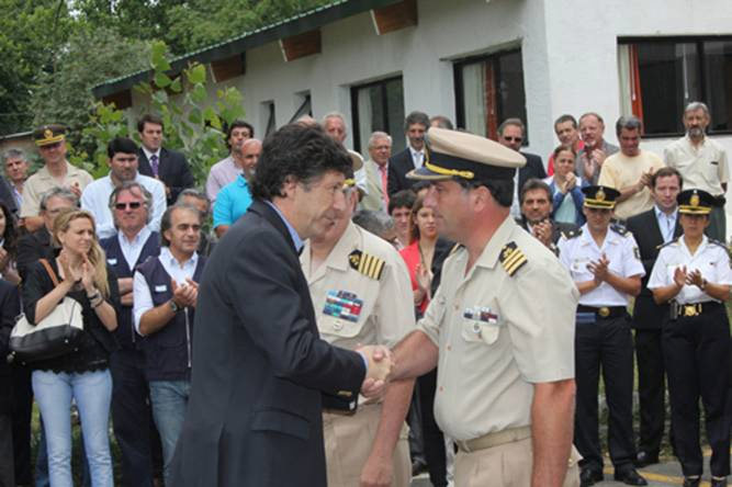 Posse saluda a Gaggiolo, el nuevo jefe de la Prefectura
Posse saluda a Gaggiolo, el nuevo jefe de la Prefectura