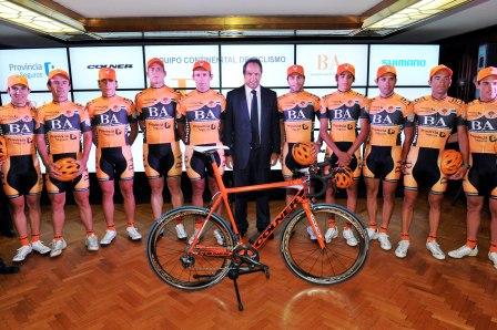 equipo oficial de ciclismo Cascos Naranjas UCI Continental Buenos Aires Provincia