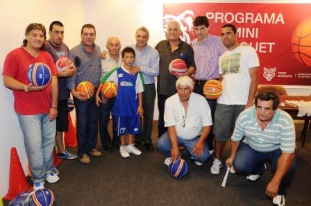 Ocho clubes de Tigre recibieron materiales para agrandar la oferta deportiva en el distrito Ocho clubes de Tigre recibieron materiales para agrandar la oferta deportiva en el distrito