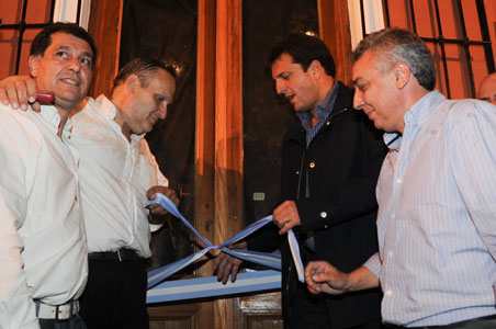 El Massismo inauguró un nuevo local partidario en Tigre El Massismo inauguró un nuevo local partidario en Tigre