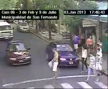 Las patrullas municipales detienen a un joven que portaba un revólver calibre 22, en una plaza de San Fernando Las patrullas municipales detienen a un joven que portaba un revólver calibre 22, en una plaza de San Fernando