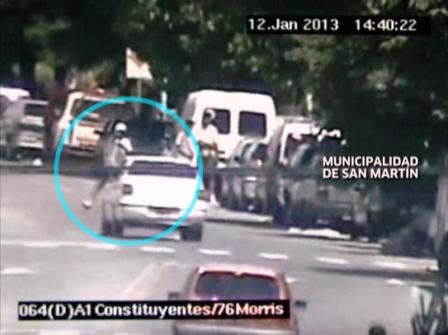 Las cámaras de seguridad permitieron detener a tres delincuentes que intentaban robar autos Las cámaras de seguridad permitieron detener a tres delincuentes que intentaban robar autos