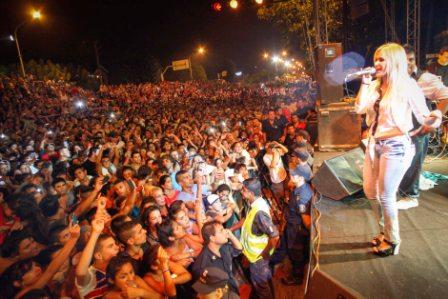 Karina brilló en el cierre del Carnaval en Tigre Karina brilló en el cierre del Carnaval en Tigre