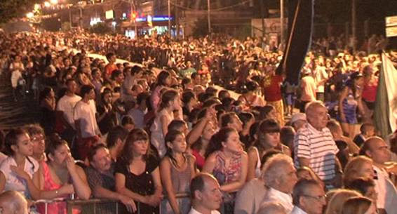 Más de 20.000 vecinos festejaron el carnaval y las murgas en San Isidro Más de 20.000 vecinos festejaron el carnaval y las murgas en San Isidro