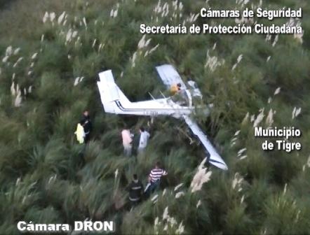 Una avioneta realizó un aterrizaje de emergencia en Tigre Una avioneta realizó un aterrizaje de emergencia en Tigre