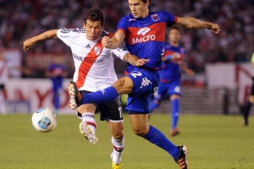 River protagonizó una remontada agónica para quebrar a Tigre y subirse a la punta River protagonizó una remontada agónica para quebrar a Tigre y subirse a la punta