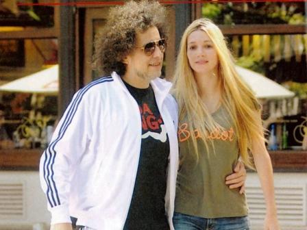 Micaela Breque negó haberse separado de Andrés Calamaro Micaela Breque negó haberse separado de Andrés Calamaro