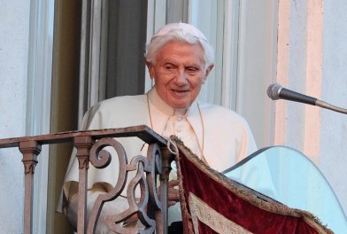 Benedicto XVI dejó el papado e inicia vida de simple peregrino Benedicto XVI dejó el papado e inicia vida de simple peregrino