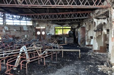Consejo Escolar y autoridades provinciales visitaron la Escuela Nº 5 de Virreyes que fue incendiada Consejo Escolar y autoridades provinciales visitaron la Escuela Nº 5 de Virreyes que fue incendiada