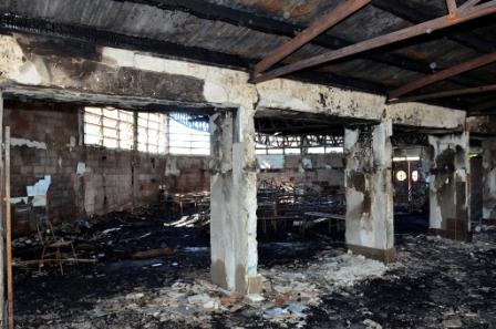 Consejo Escolar y autoridades provinciales visitaron la Escuela Nº 5 de Virreyes que fue incendiada Consejo Escolar y autoridades provinciales visitaron la Escuela Nº 5 de Virreyes que fue incendiada