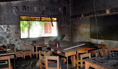 Consejo Escolar y autoridades provinciales visitaron la Escuela Nº 5 de Virreyes que fue incendiada Consejo Escolar y autoridades provinciales visitaron la Escuela Nº 5 de Virreyes que fue incendiada