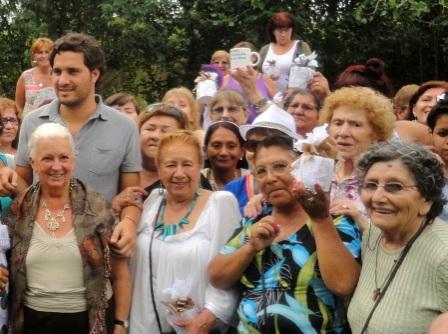 Cafiero conmemoró el Día de la Mujer junto a vecinas y militantes de San Isidro Cafiero conmemoró el Día de la Mujer junto a vecinas y militantes de San Isidro