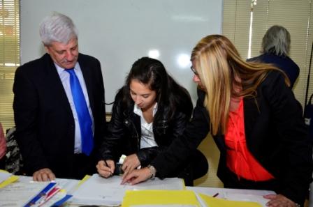 El Intendente de San Fernando, Luis Andreotti y la Escribanía General del Gobierno de la Provincia de Buenos Aires realizaron la firma de 41 escrituras El Intendente de San Fernando, Luis Andreotti y la Escribanía General del Gobierno de la Provincia de Buenos Aires realizaron la firma de 41 escrituras