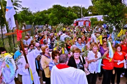 Más de 500 fieles participaron de la Procesión y Misa de Ramos en San Fernando Más de 500 fieles participaron de la Procesión y Misa de Ramos en San Fernando
