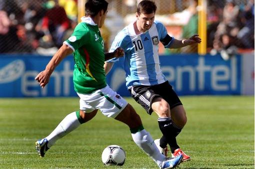 Argentina empató con Bolivia y se mantiene cómodo en lo alto de la tabla Argentina empató con Bolivia y se mantiene cómodo en lo alto de la tabla