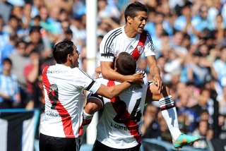 River se quedó con el clásico ante Racing y volvió a ponerse en carrera River se quedó con el clásico ante Racing y volvió a ponerse en carrera