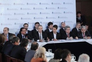 El oficialismo logró dictamen para dos proyectos de la reforma judicial sin la presencia opositora El oficialismo logró dictamen para dos proyectos de la reforma judicial sin la presencia opositora