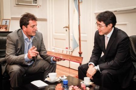 Sergio Massa recibió a ZHU Jingyang, encargado de Negocios, y a LI Lin, jefe de la Sección Política de la Embajada Sergio Massa recibió a ZHU Jingyang, encargado de Negocios, y a LI Lin, jefe de la Sección Política de la Embajada