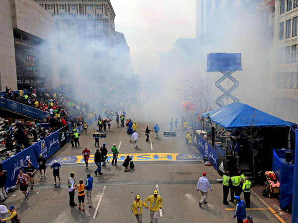 Dos muertos y numerosos heridos en Boston tras una serie de explosiones Dos muertos y numerosos heridos en Boston tras una serie de explosiones