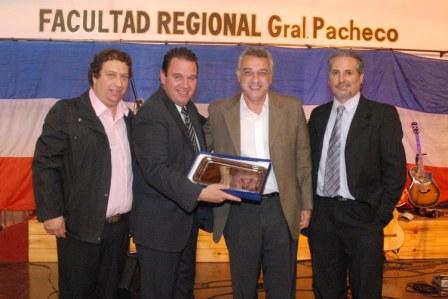 La Unión Vecinal General Pacheco Sur celebró sus bodas de oro La Unión Vecinal General Pacheco Sur celebró sus bodas de oro