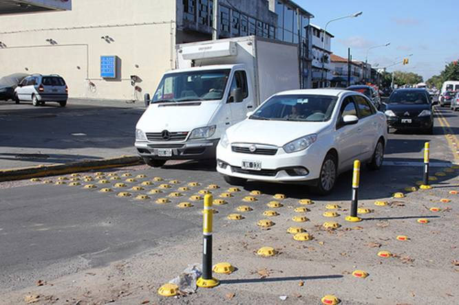 Instalan reductores de velocidad y radares en San Isidro Instalan reductores de velocidad y radares en San Isidro