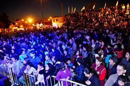 San Fernando cerró los festejos del 25 de Mayo con el dúo Coplanacu San Fernando cerró los festejos del 25 de Mayo con el dúo Coplanacu