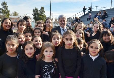Andreotti presentó el renovado Centro Cultural Manuel Belgrano, junto a cientos de vecinos