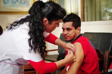 Los jugadores de Tigre se vacunaron contra la Gripe - Perez Garcia