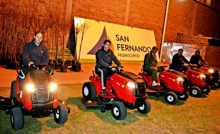 San Fernando incorporó 5 nuevos tractores destinados a los polideportivos San Fernando incorporó 5 nuevos tractores destinados a los polideportivos