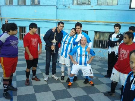 Treinta chicos de Tigre de la liga de fútbol especial jugaron la copa Tigre-Racing en Villa del Parque Treinta chicos de Tigre de la liga de fútbol especial jugaron la copa Tigre-Racing en Villa del Parque