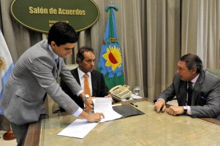 Scioli promulgó la ley de excarcelaciones Armas Cero Scioli promulgó la ley de excarcelaciones Armas Cero