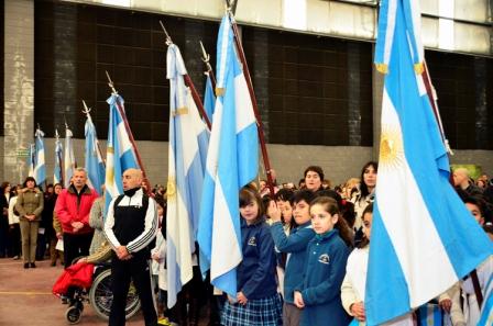 Más de 3 mil alumnos de San Fernando juraron la Bandera Más de 3 mil alumnos de San Fernando juraron la Bandera