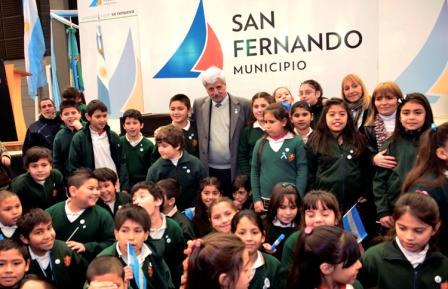 Más de 3 mil alumnos de San Fernando juraron la Bandera Más de 3 mil alumnos de San Fernando juraron la Bandera
