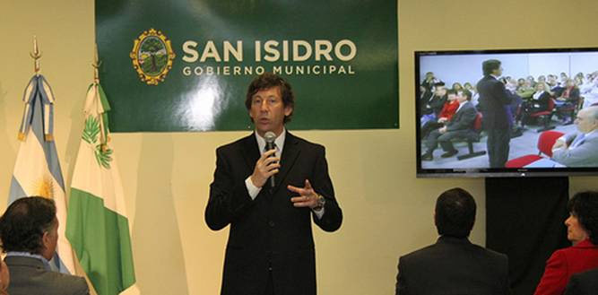 El viejo y el actual Hospital de San Isidro El viejo y el actual Hospital de San Isidro