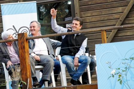 Sergio Massa, primer candidato a diputado nacional por el Frente Renovador e intendente de Tigre, y Joaquín De la Torre Sergio Massa, primer candidato a diputado nacional por el Frente Renovador e intendente de Tigre, y Joaquín De la Torre