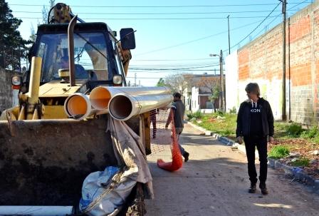 Comenzaron las obras de agua potable y cloacas para los vecinos del barrio San Martín Comenzaron las obras de agua potable y cloacas para los vecinos del barrio San Martín