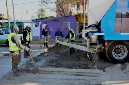 Luis Andreotti presentó el nuevo camión hormigonero adquirido con fondos municipales