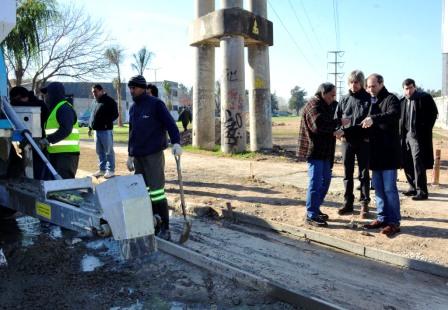 Luis Andreotti presentó el nuevo camión hormigonero adquirido con fondos municipales
