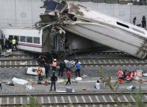 Un accidente de tren en España deja al menos 35 muertos Un accidente de tren en España deja al menos 35 muertos