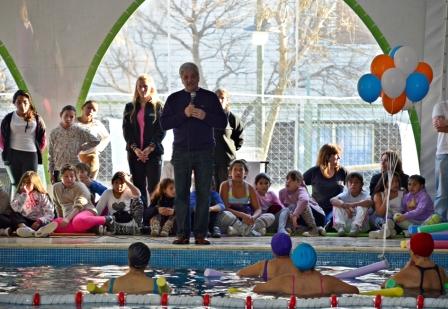 Los vecinos de San Fernando ya disfrutan de la pileta climatizada Los vecinos de San Fernando ya disfrutan de la pileta climatizada