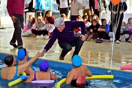 Los vecinos de San Fernando ya disfrutan de la pileta climatizada Los vecinos de San Fernando ya disfrutan de la pileta climatizada