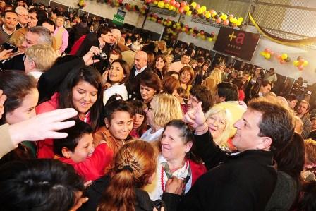 Masivo apoyo en General Pacheco y Ricardo Rojas en la presentación de los candidatos del Frente Renovador Tigre Masivo apoyo en General Pacheco y Ricardo Rojas en la presentación de los candidatos del Frente Renovador Tigre
