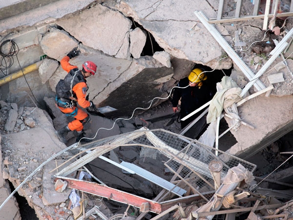 Tras el hallazgo de tres cadáveres en el edificio de Rosario, se elevaron a 21 las víctimas mortales Tras el hallazgo de tres cadáveres en el edificio de Rosario, se elevaron a 21 las víctimas mortales