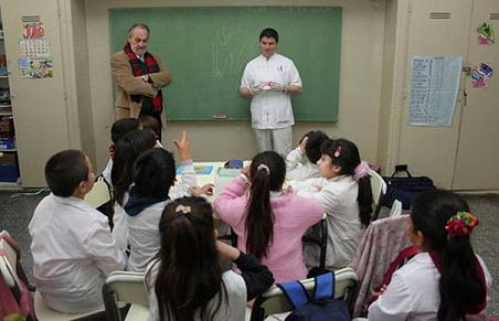 En San Isidro visitan escuelas para controlar la salud bucal de los chicos En San Isidro visitan escuelas para controlar la salud bucal de los chicos