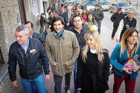 Julio Zamora recorrió junto a los integrantes de la lista, los centros comerciales de Rincón de Milberg, El Talar, La Paloma y Tigre Ce Julio Zamora recorrió junto a los integrantes de la lista, los centros comerciales de Rincón de Milberg, El Talar, La Paloma y Tigre Ce