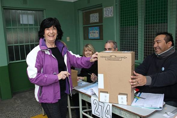 Juana Posse, la primera candidata a concejal por la lista que presenta Gustavo Posse Juana Posse, la primera candidata a concejal por la lista que presenta Gustavo Posse