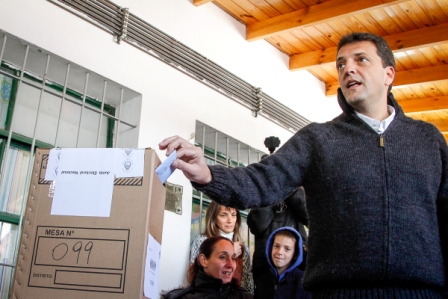 El Frente Renovador de Massa se impone en la PASO Bonaerenses El Frente Renovador de Massa se impone en la PASO Bonaerenses
