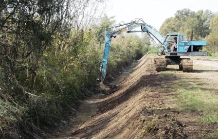 Limpian cinco arroyos y dos zanjones que benefician a miles de vecinos de Garín, Maschwitz, Matheu y Loma Verde Limpian cinco arroyos y dos zanjones que benefician a miles de vecinos de Garín, Maschwitz, Matheu y Loma Verde